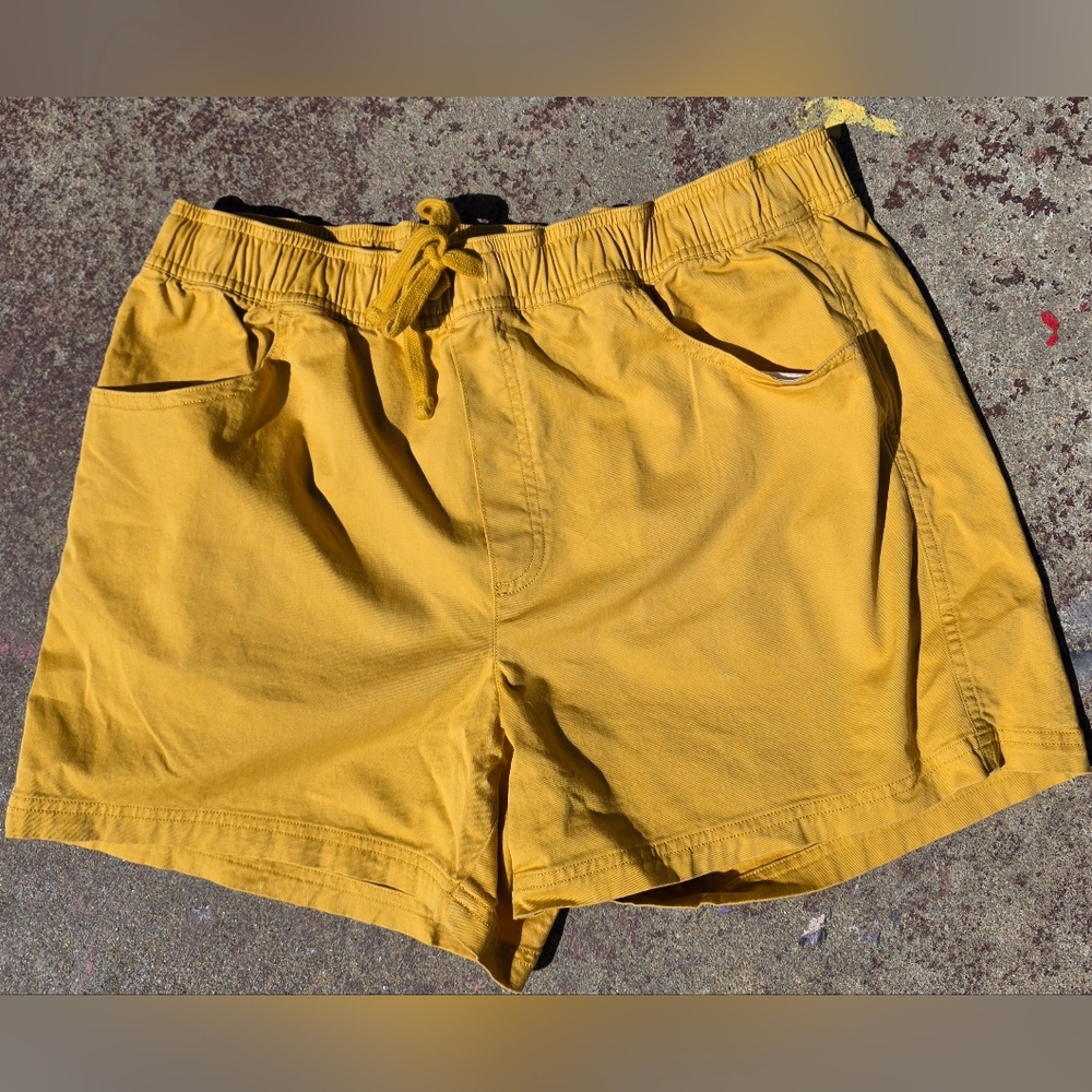 Eddie Bauer Yellow Pull-On Casual Shorts L